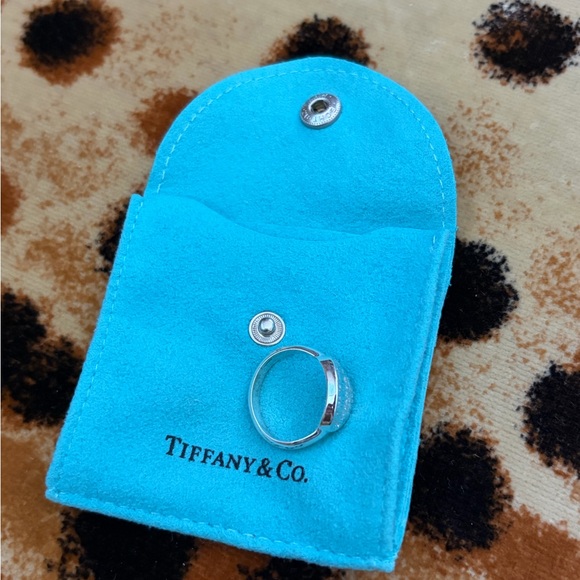 Tiffany & Co. VINTAGE perfect condition Sterling Silver Oval Signet Ring - Picture 7 of 7